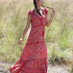 Tulle & Batiste Bohemian gypsy Floral MAXI DRESS - RED size Small Gorgeo…